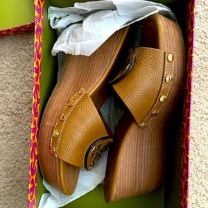Tan Tory Burch sandals Size 8.5